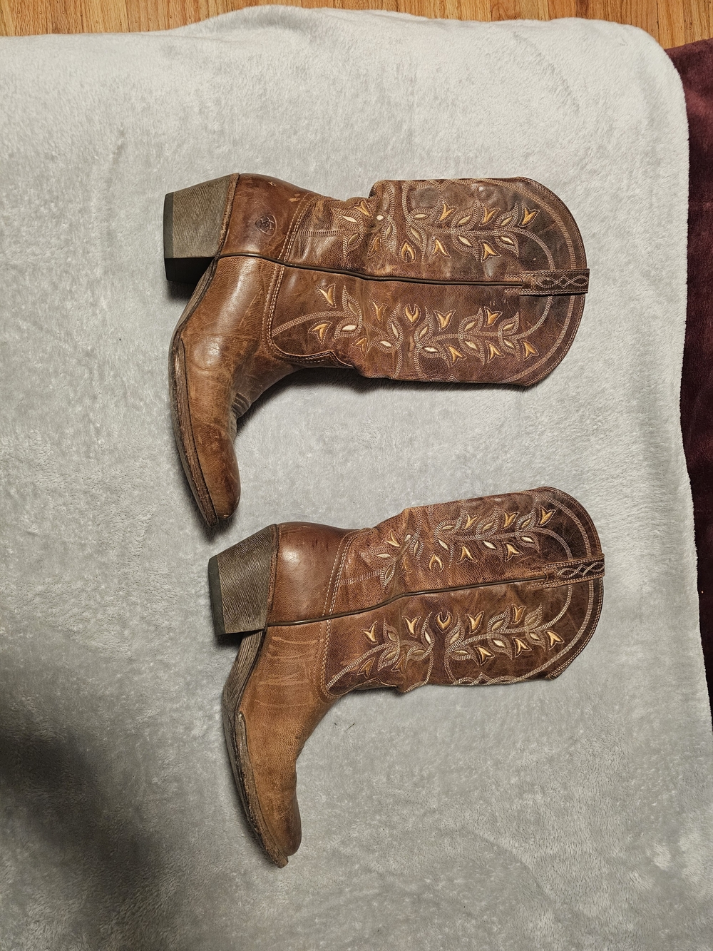 Ariat Brown Leather Embroidered Western Heeled Boots - Picture 2 of 10